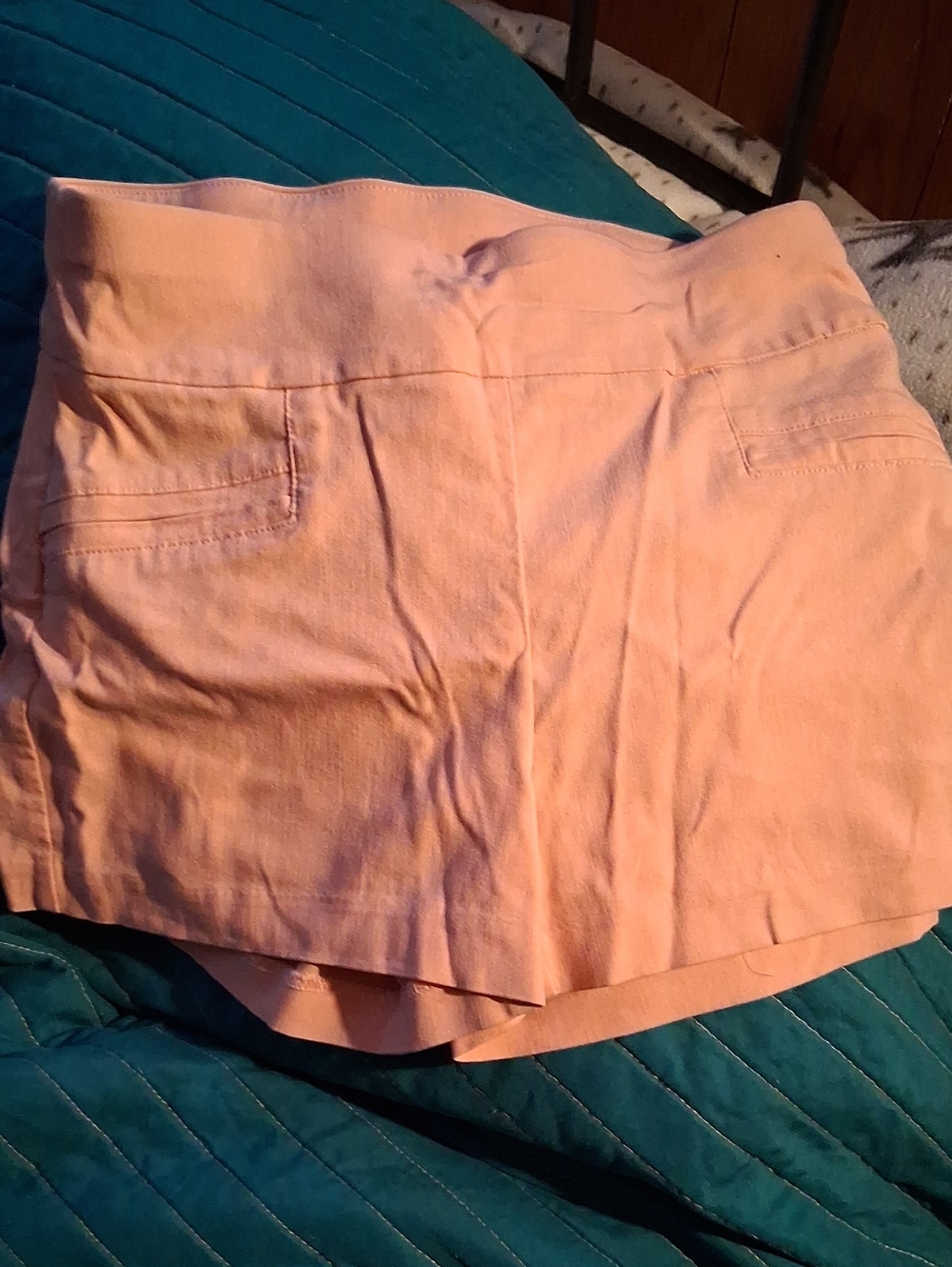 Women’s Peach Linen-Blend Shorts